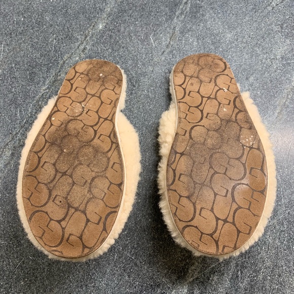 UGG Fluffy Slippers - Picture 5 of 7